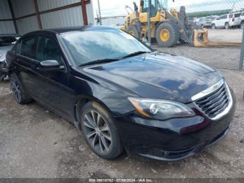  Salvage Chrysler 200