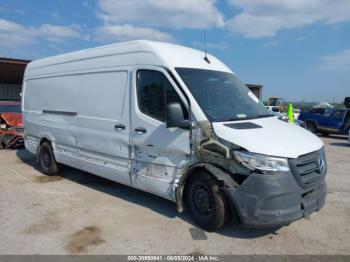  Salvage Mercedes-Benz Sprinter 2500