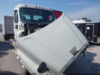  Salvage Freightliner Cascadia 125