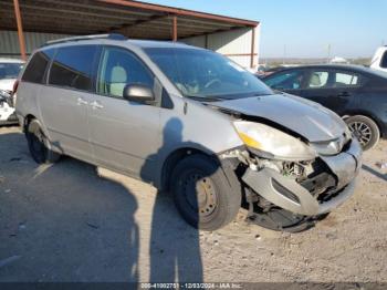  Salvage Toyota Sienna