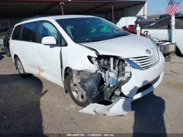  Salvage Toyota Sienna