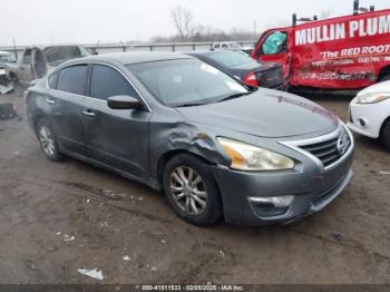  Salvage Nissan Altima