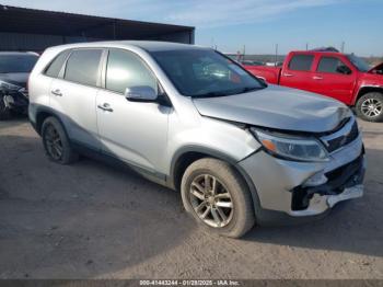  Salvage Kia Sorento