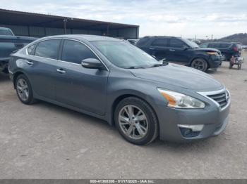  Salvage Nissan Altima