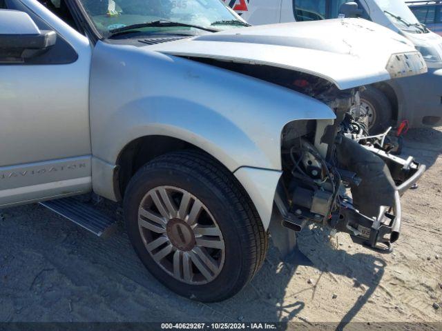  Salvage Lincoln Navigator