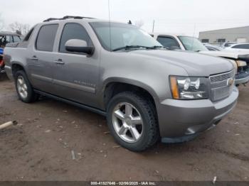  Salvage Chevrolet Avalanche 1500