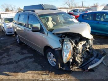  Salvage Toyota Sienna