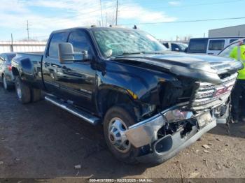  Salvage General Motors Sierra 3500HD