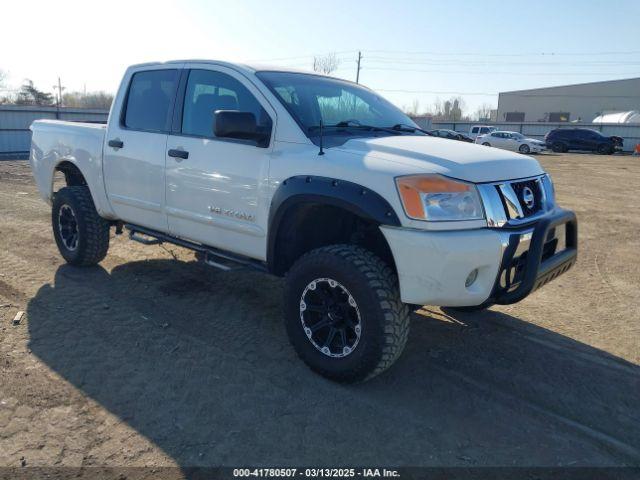  Salvage Nissan Titan
