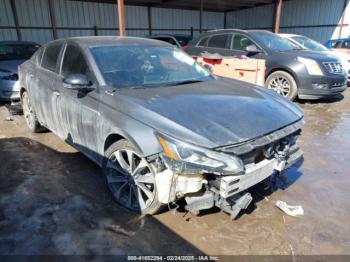  Salvage Nissan Altima