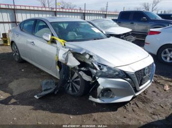  Salvage Nissan Altima