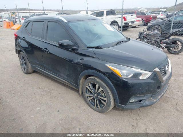 Salvage Nissan Kicks