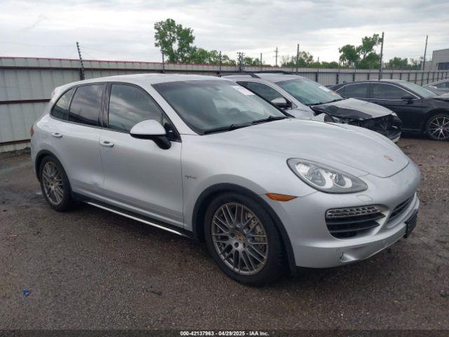  Salvage Porsche Cayenne Hybrid