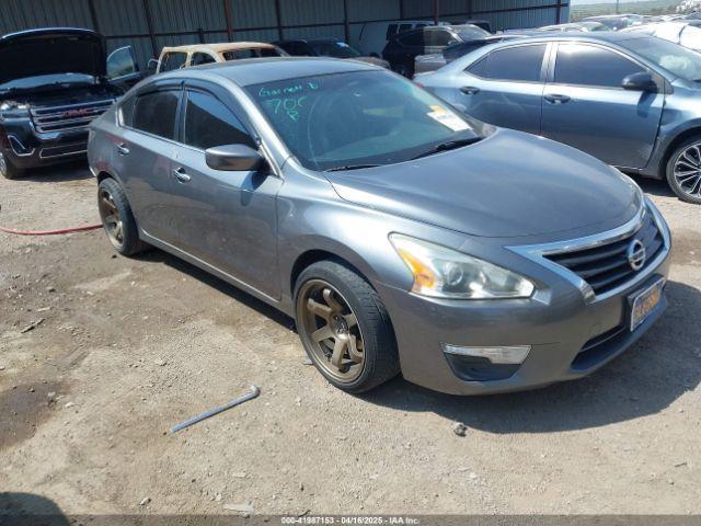  Salvage Nissan Altima
