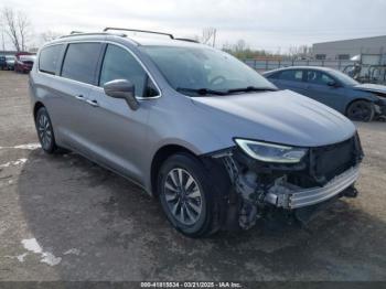  Salvage Chrysler Pacifica