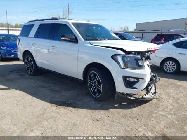  Salvage Ford Expedition