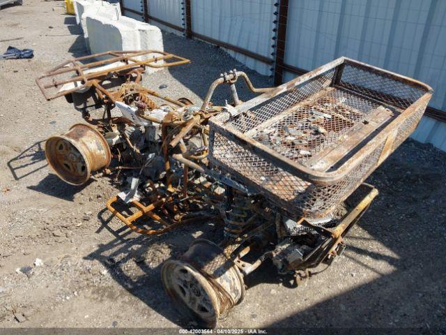  Salvage Tracker Off Road 600 Eps