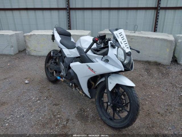  Salvage Suzuki Gsx250r
