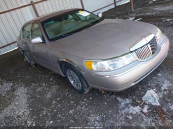  Salvage Lincoln Towncar