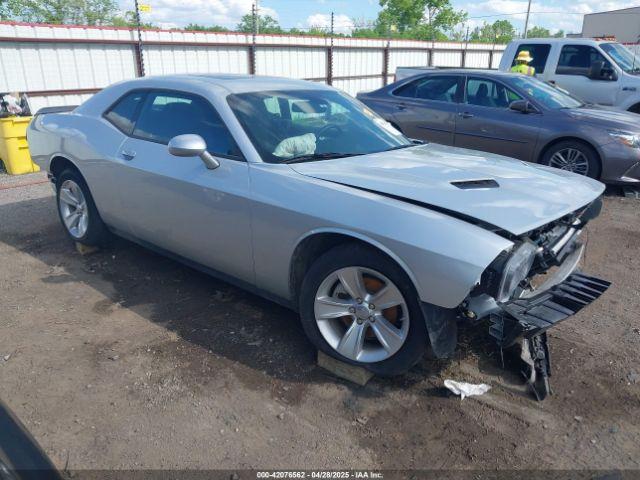  Salvage Dodge Challenger
