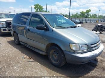  Salvage Toyota Sienna