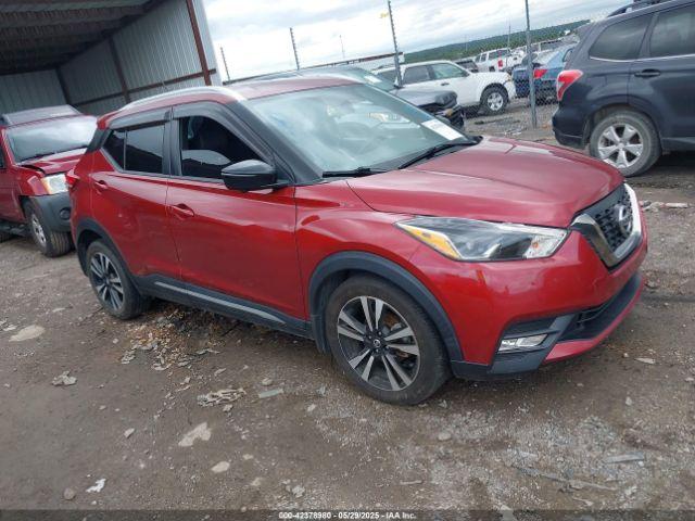  Salvage Nissan Kicks