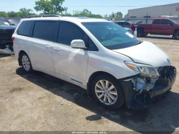  Salvage Toyota Sienna