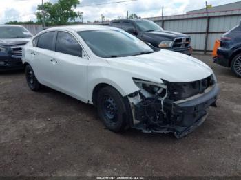  Salvage Nissan Altima
