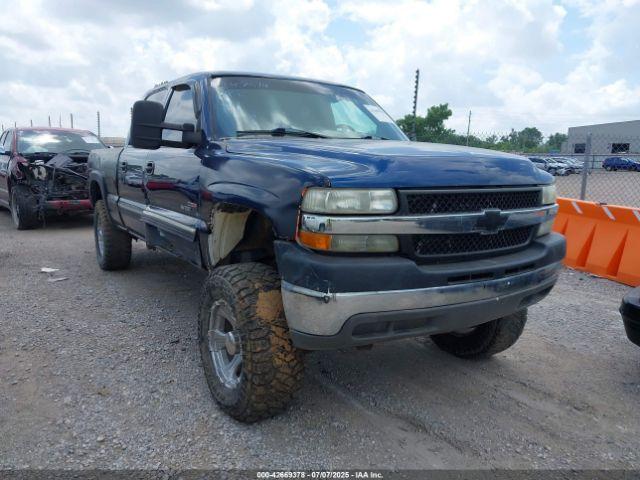  Salvage Chevrolet Silverado 2500