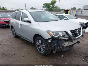 Salvage Nissan Pathfinder