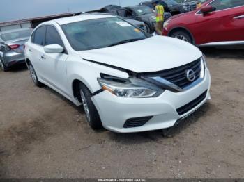  Salvage Nissan Altima