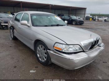  Salvage Lincoln Towncar
