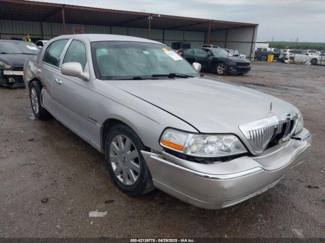  Salvage Lincoln Towncar