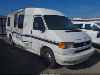  Salvage Winnebago Rialta