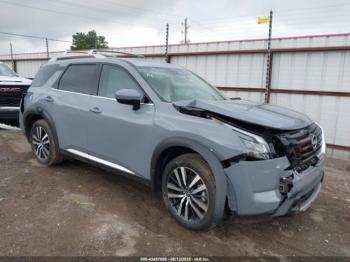  Salvage Nissan Pathfinder