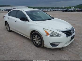  Salvage Nissan Altima