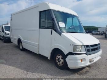  Salvage Isuzu Commercial Van