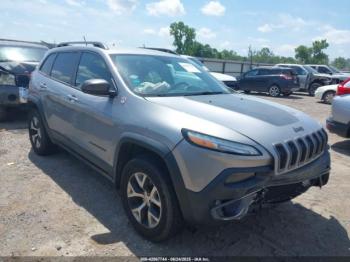  Salvage Jeep Cherokee