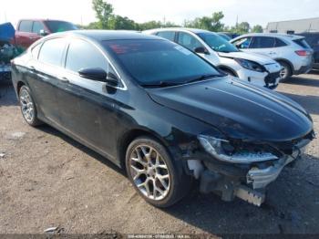  Salvage Chrysler 200