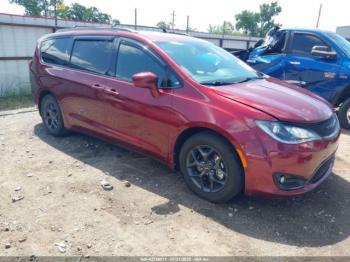  Salvage Chrysler Pacifica