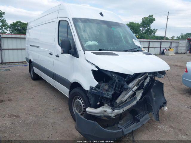  Salvage Mercedes-Benz Sprinter 2500