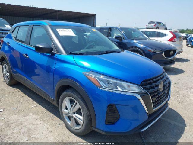  Salvage Nissan Kicks