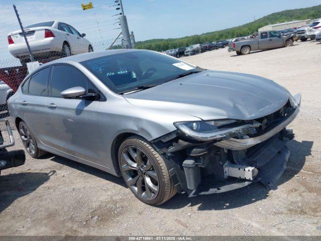  Salvage Chrysler 200