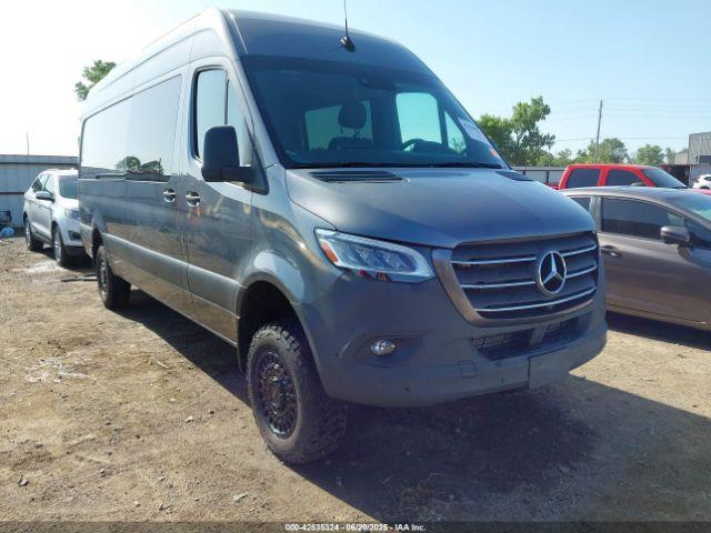  Salvage Mercedes-Benz Sprinter 2500