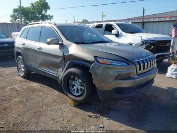  Salvage Jeep Cherokee
