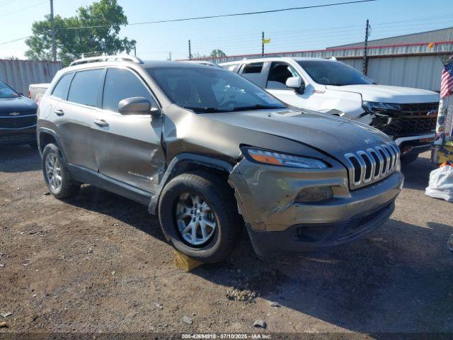  Salvage Jeep Cherokee