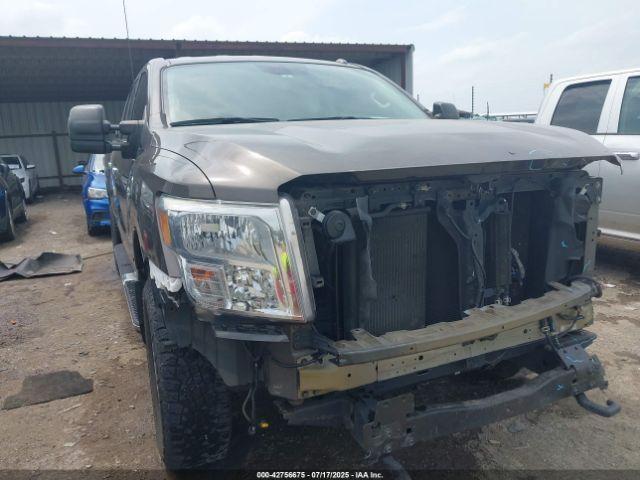  Salvage Nissan Titan