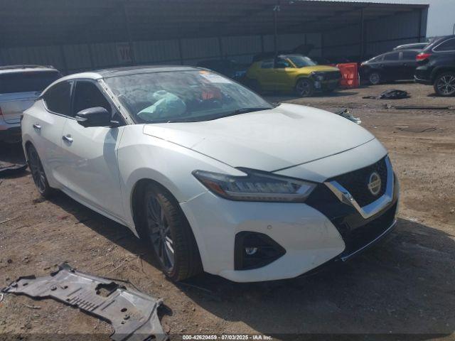  Salvage Nissan Maxima