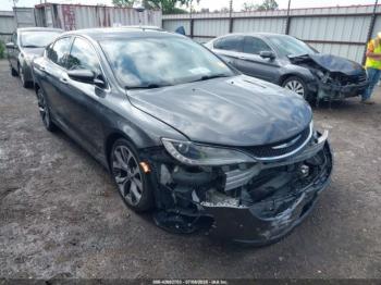  Salvage Chrysler 200