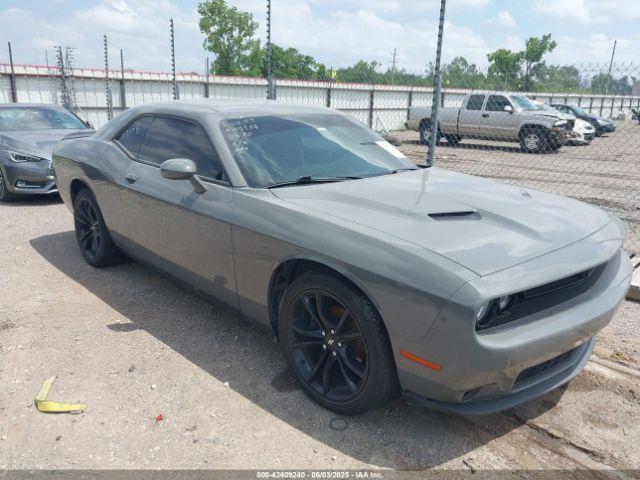  Salvage Dodge Challenger